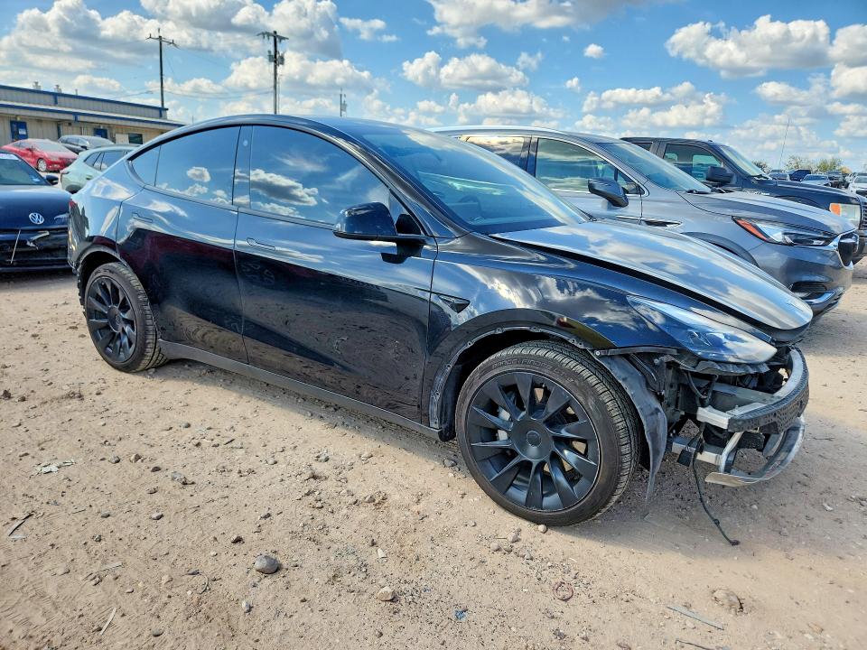 68851796 :رقم المزاد ، 5YJYGDEE2MF265472 vin ، 2021 Tesla Model Y مزاد بيع