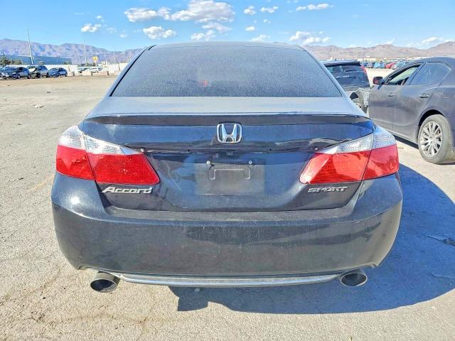 68693606 :رقم المزاد ، 1HGCR2F52FA239006 vin ، 2015 Honda Accord مزاد بيع