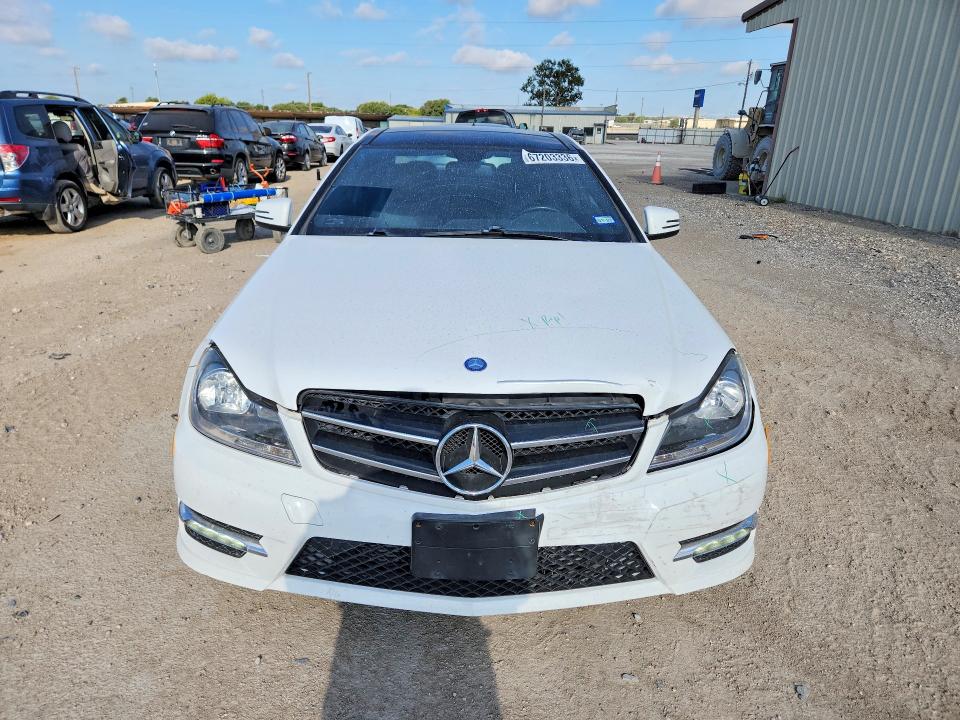 2015 Mercedes-benz C მანქანა იყიდება აუქციონზე, vin: WDDGJ4HB0FG371724, აუქციონის ნომერი: 67203336