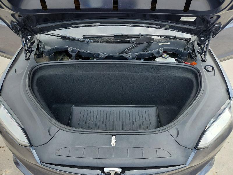 2023 Tesla Model X მანქანა იყიდება აუქციონზე, vin: 7SAXCBE60PF372421, აუქციონის ნომერი: 67385836