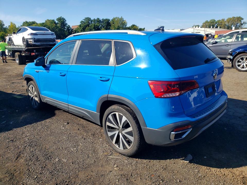 67492736 :رقم المزاد ، 3VVLX7B26NM092950 vin ، 2022 Volkswagen Taos مزاد بيع