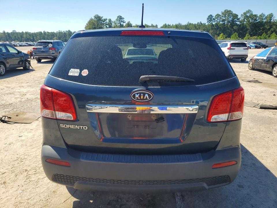 2011 Kia Sorento მანქანა იყიდება აუქციონზე, vin: 5XYKT3A14BG107087, აუქციონის ნომერი: 70849616