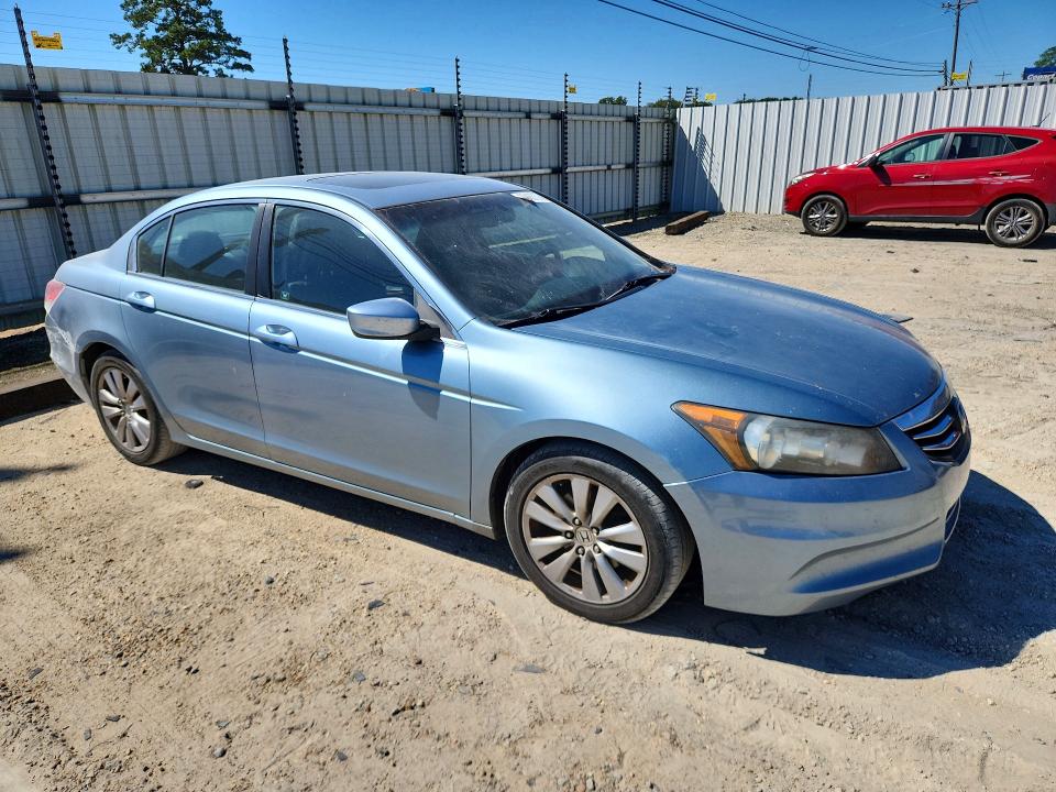 70468736 :رقم المزاد ، 1HGCP2F86BA041961 vin ، 2011 Honda Accord مزاد بيع