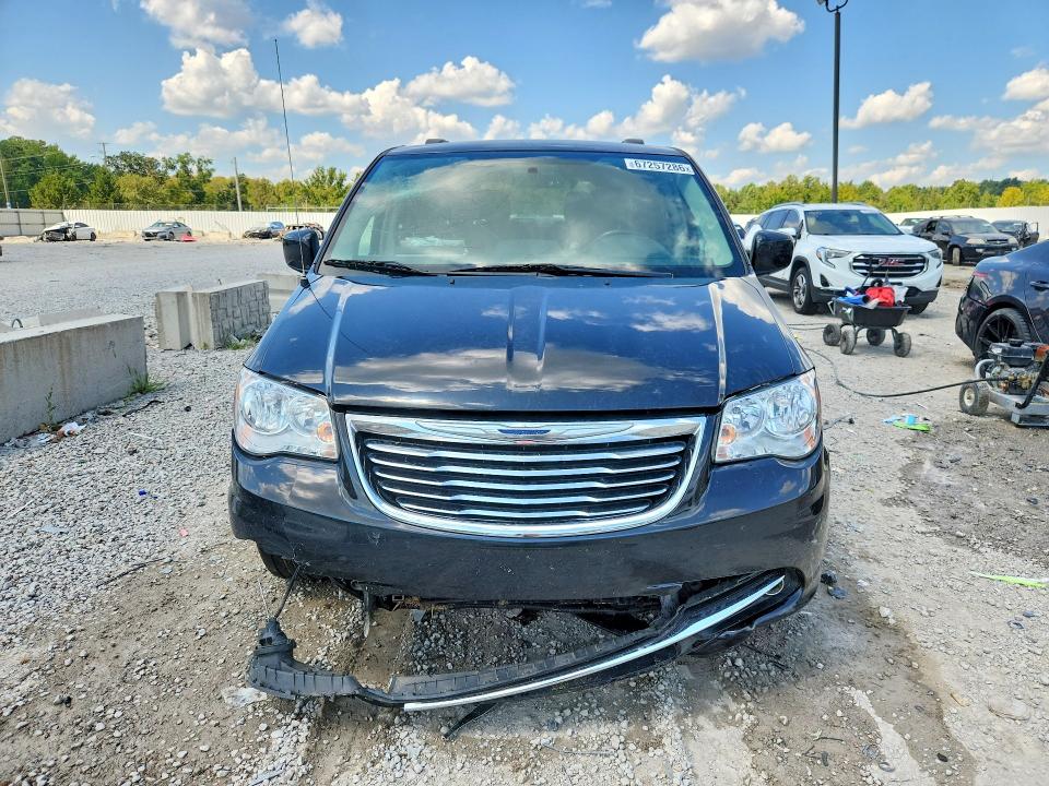 2015 Chrysler Town & Country მანქანა იყიდება აუქციონზე, vin: 2C4RC1BG2FR552371, აუქციონის ნომერი: 67257286