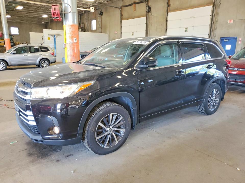 70158896 :رقم المزاد ، 5TDJZRFH1HS397464 vin ، 2017 Toyota Highlander مزاد بيع
