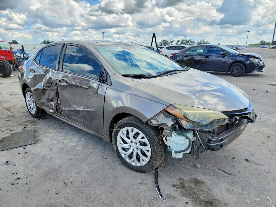 2018 Toyota Corolla მანქანა იყიდება აუქციონზე, vin: 2T1BURHE4JC103608, აუქციონის ნომერი: 70082346