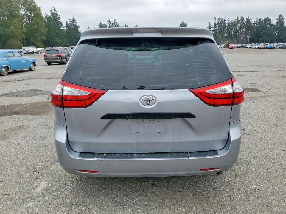 69743756 :رقم المزاد ، 5TDZZ3DC6HS884781 vin ، 2017 Toyota Sienna مزاد بيع