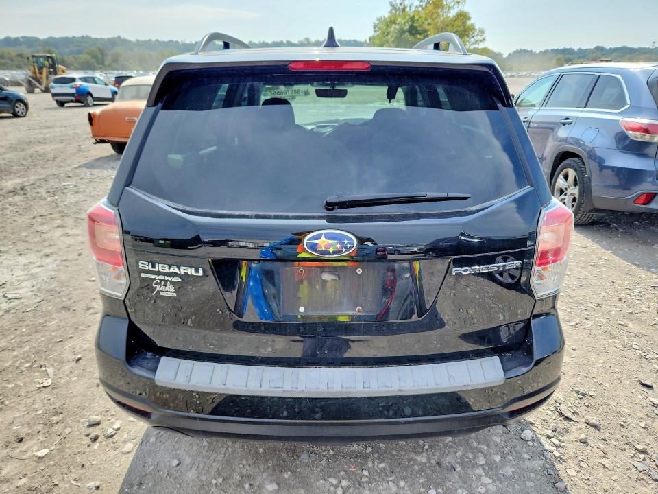 68670556 :رقم المزاد ، JF2SJAEC6JH468737 vin ، 2018 Subaru Forester مزاد بيع