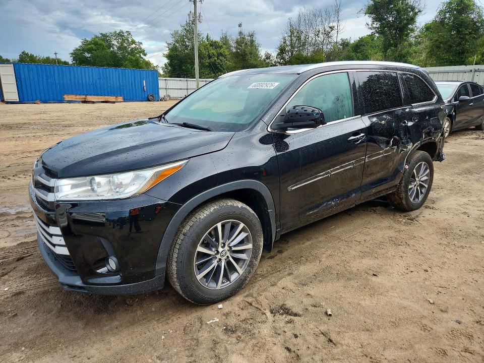 Продажа на аукционе авто 2017 Toyota Highlander, vin: 5TDJZRFH0HS374032, номер лота: 68692926