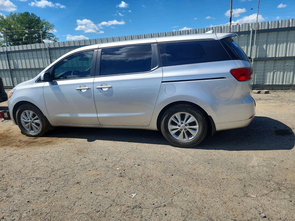 67381826 :رقم المزاد ، KNDMA5C12H6263261 vin ، 2017 Kia Sedona مزاد بيع