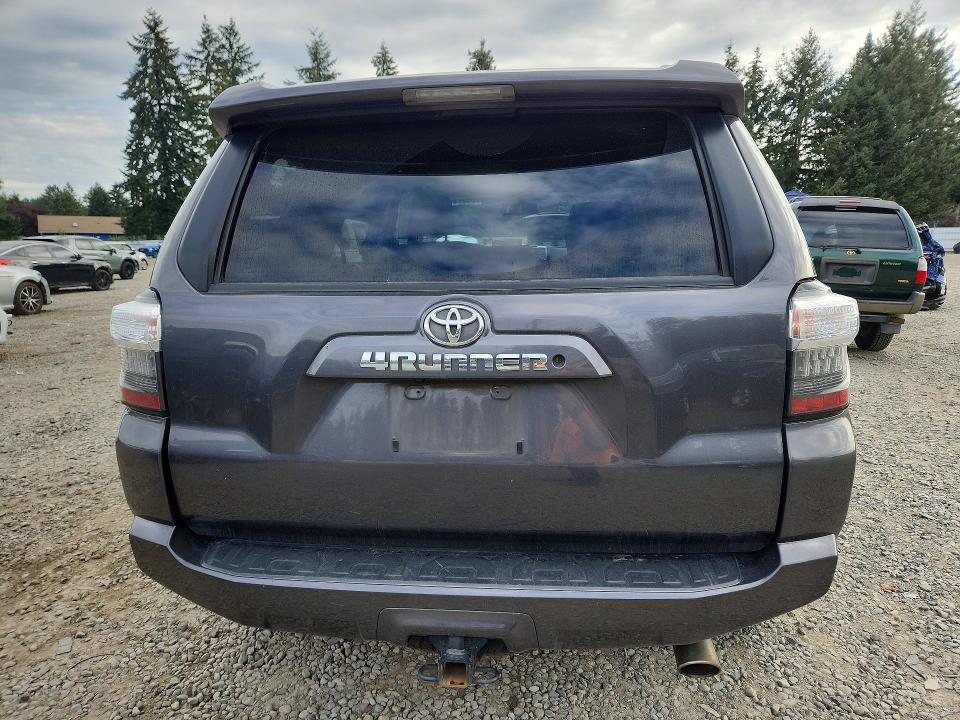 69371136 :رقم المزاد ، JTEBU5JR6J5552500 vin ، 2018 Toyota 4runner مزاد بيع