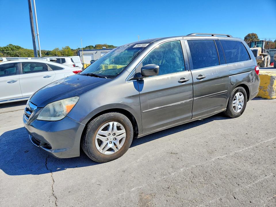 70997306 :رقم المزاد ، 5FNRL38747B456628 vin ، 2007 Honda Odyssey مزاد بيع