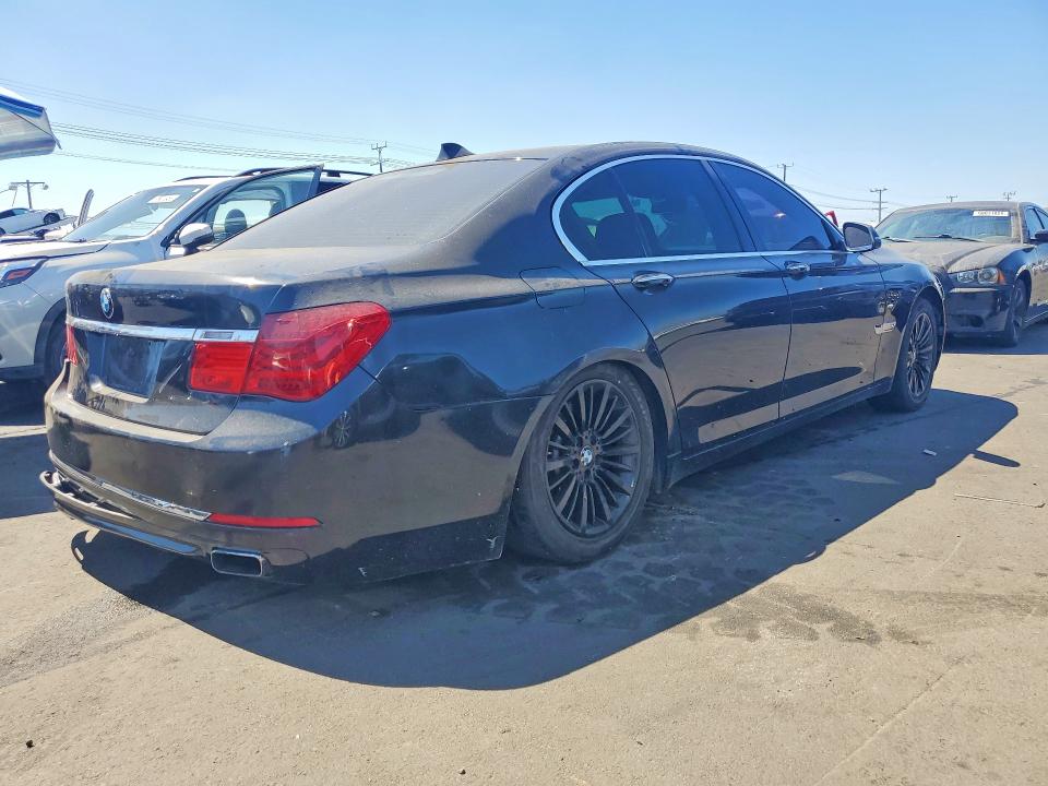2013 Bmw 740 მანქანა იყიდება აუქციონზე, vin: WBAYA6C53DD143403, აუქციონის ნომერი: 67572786