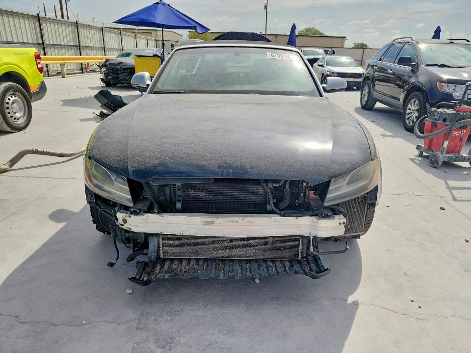 67697946 :رقم المزاد ، WAUVGAFH5BN003385 vin ، 2011 Audi S5 مزاد بيع