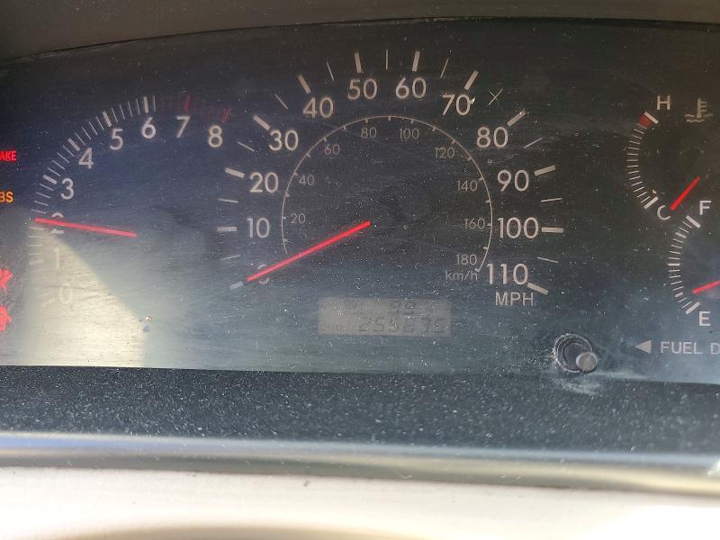 2005 Toyota Corolla მანქანა იყიდება აუქციონზე, vin: 1NXBR30E45Z386980, აუქციონის ნომერი: 70023636