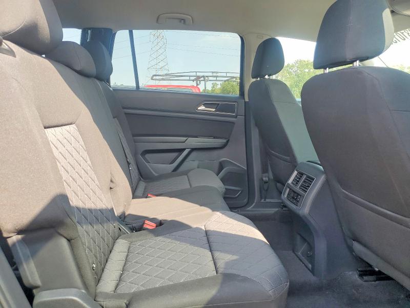 69310136 :رقم المزاد ، 1V2GR2CAXJC531385 vin ، 2018 Volkswagen Atlas مزاد بيع