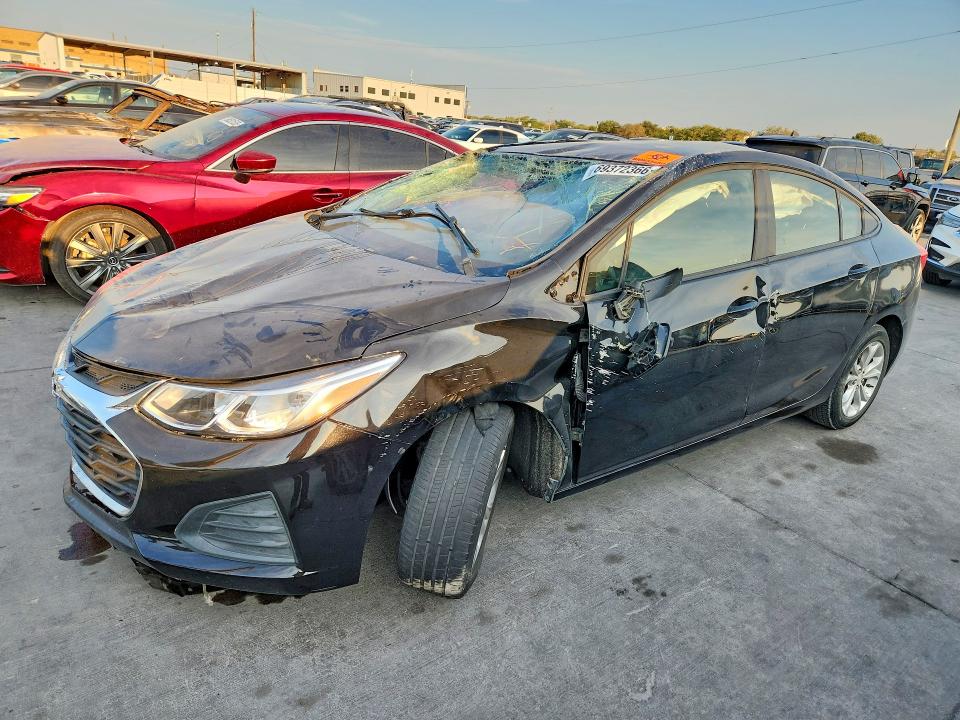 69372366 :رقم المزاد ، 1G1BC5SM6K7151490 vin ، 2019 Chevrolet Cruze مزاد بيع