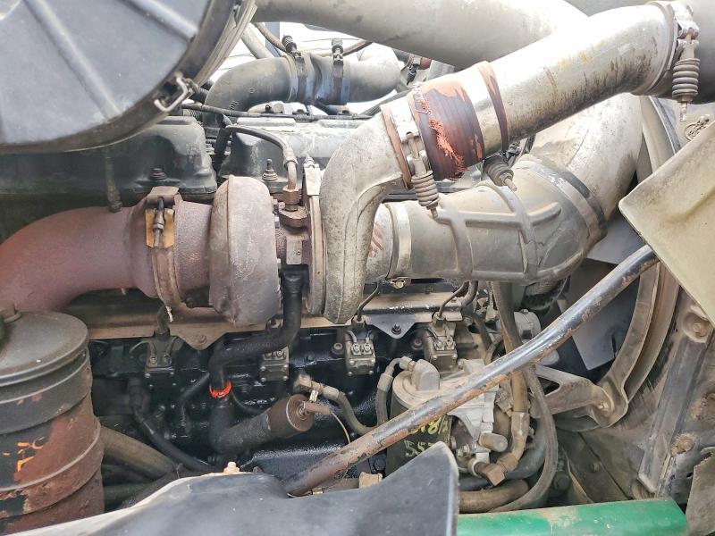 66977046 :رقم المزاد ، 1M2AG10Y54M013932 vin ، 2004 Mack 700 مزاد بيع