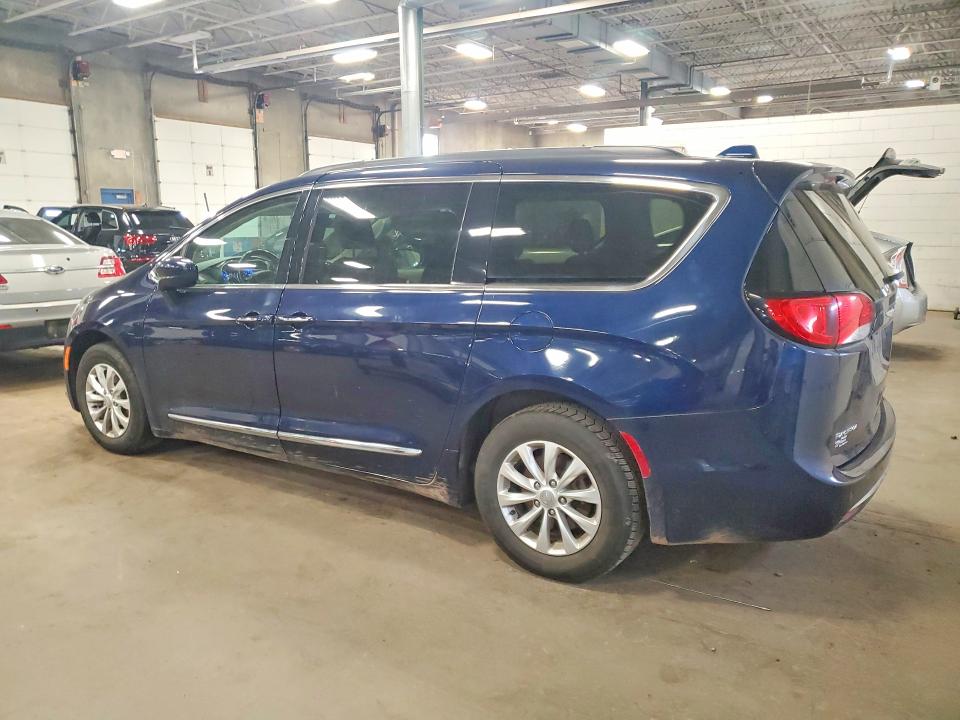 Продаж на аукціоні авто 2017 Chrysler Pacifica, vin: 2C4RC1BG2HR787890, номер лоту: 69814236