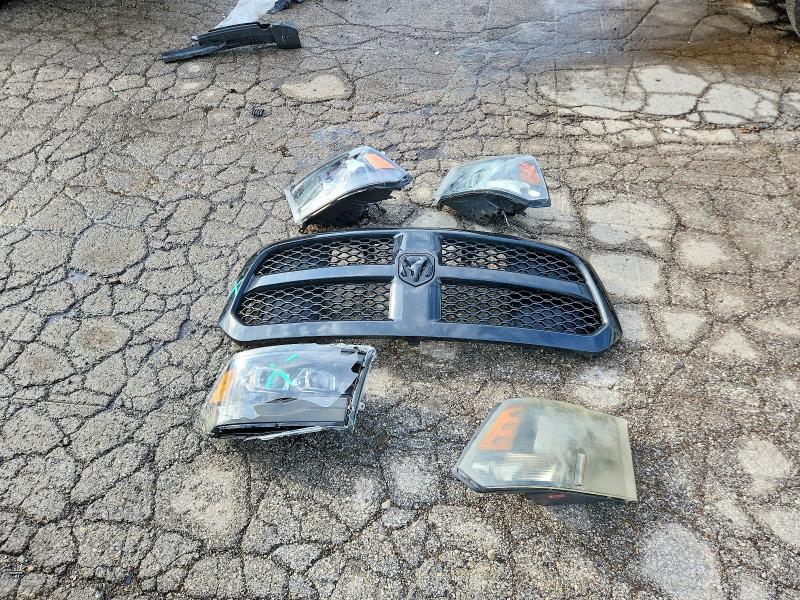 67089076 :رقم المزاد ، 1C6RR7KT3JS339488 vin ، 2018 Ram 1500 مزاد بيع