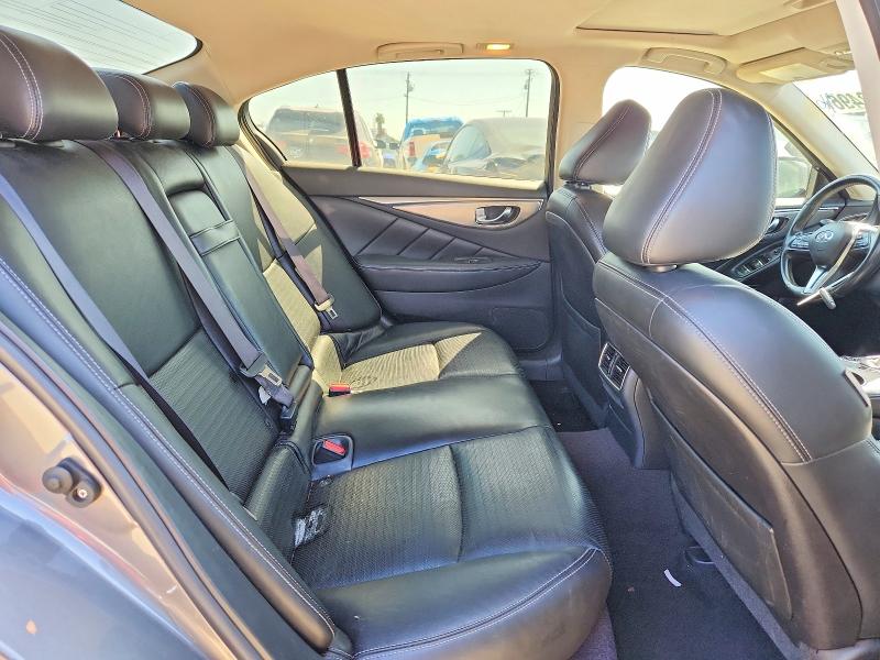 68302496 :رقم المزاد ، JN1EV7AP6JM354680 vin ، 2018 Infiniti Q50 مزاد بيع