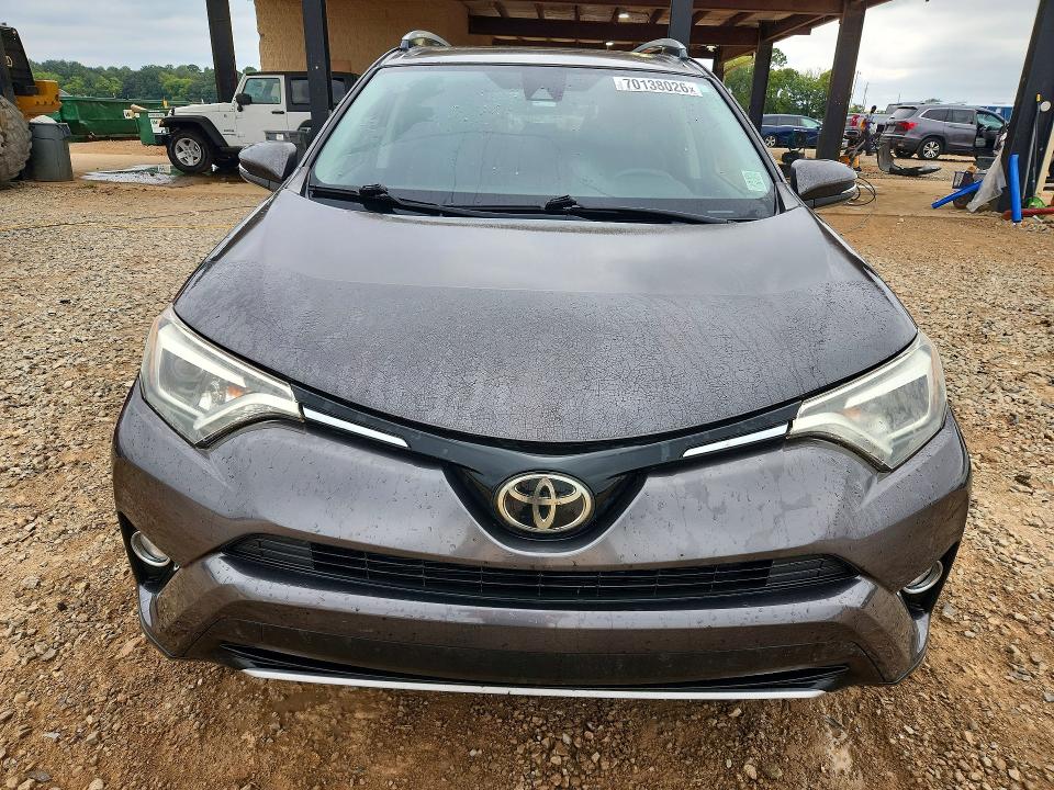 2018 Toyota Rav4 მანქანა იყიდება აუქციონზე, vin: JTMYFREV9JJ744458, აუქციონის ნომერი: 70138026