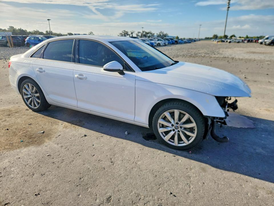 69131136 :رقم المزاد ، WAUANAF41HN006732 vin ، 2017 Audi A4 مزاد بيع