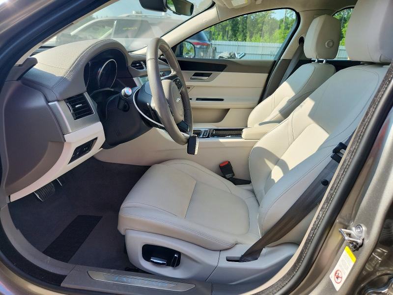 67517356 :رقم المزاد ، SAJBJ4FX1LCY85914 vin ، 2020 Jaguar Xf مزاد بيع