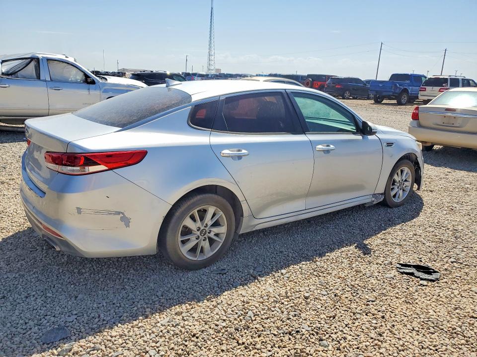 2017 Kia Optima მანქანა იყიდება აუქციონზე, vin: 5XXGT4L31HG134318, აუქციონის ნომერი: 67707716