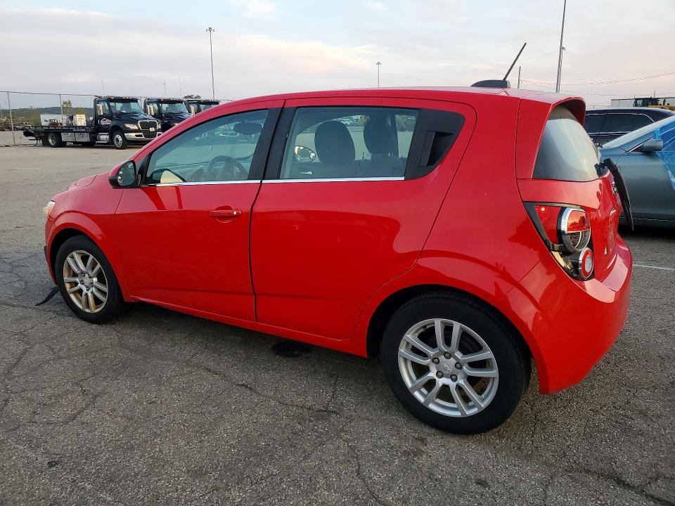 68255696 :رقم المزاد ، 1G1JC6SB3F4136453 vin ، 2015 Chevrolet Sonic مزاد بيع