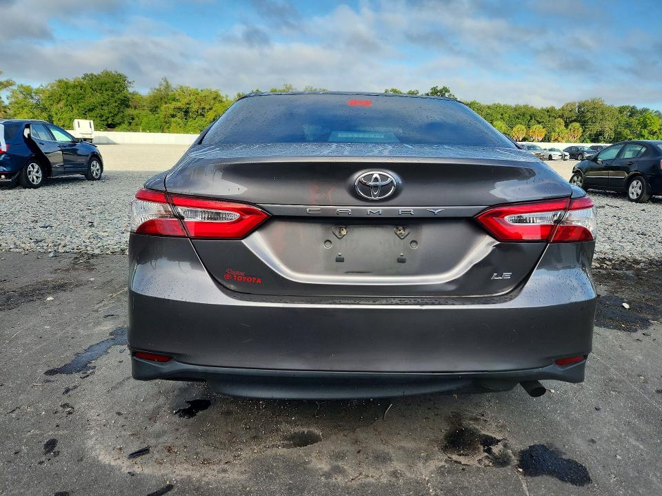 2018 Toyota Camry მანქანა იყიდება აუქციონზე, vin: 4T1B11HK5JU153836, აუქციონის ნომერი: 70277316