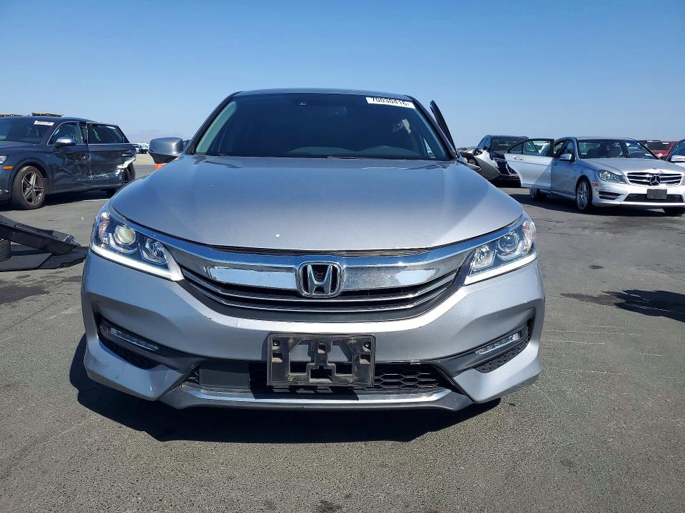 Продаж на аукціоні авто 2016 Honda Accord, vin: 1HGCR2F96GA147661, номер лоту: 70030416