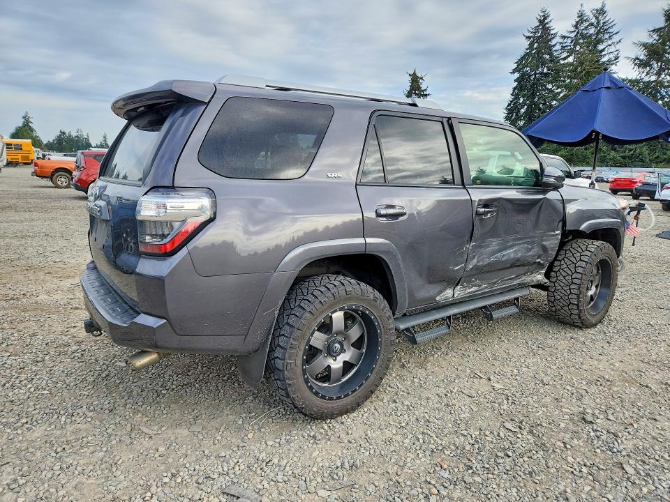 69371136 :رقم المزاد ، JTEBU5JR6J5552500 vin ، 2018 Toyota 4runner مزاد بيع