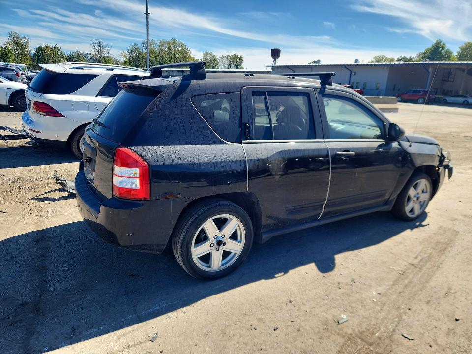 70218686 :رقم المزاد ، 1J8FF47B39D192617 vin ، 2009 Jeep Compass مزاد بيع
