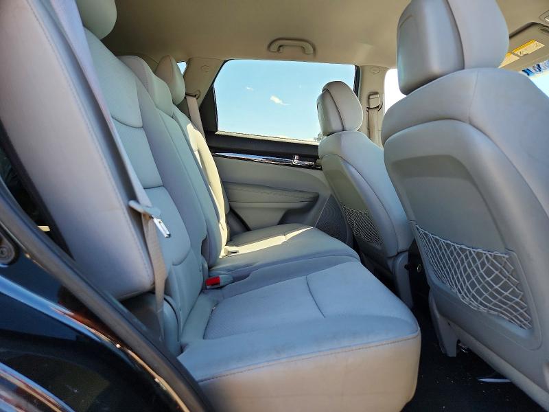 64633876 :رقم المزاد ، 5XYKT3A67DG408242 vin ، 2013 Kia Sorento مزاد بيع