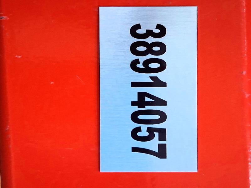 69168876 :رقم المزاد ، 38914057 vin ، 2027 Others 1 Ton Skid Steer Tire مزاد بيع