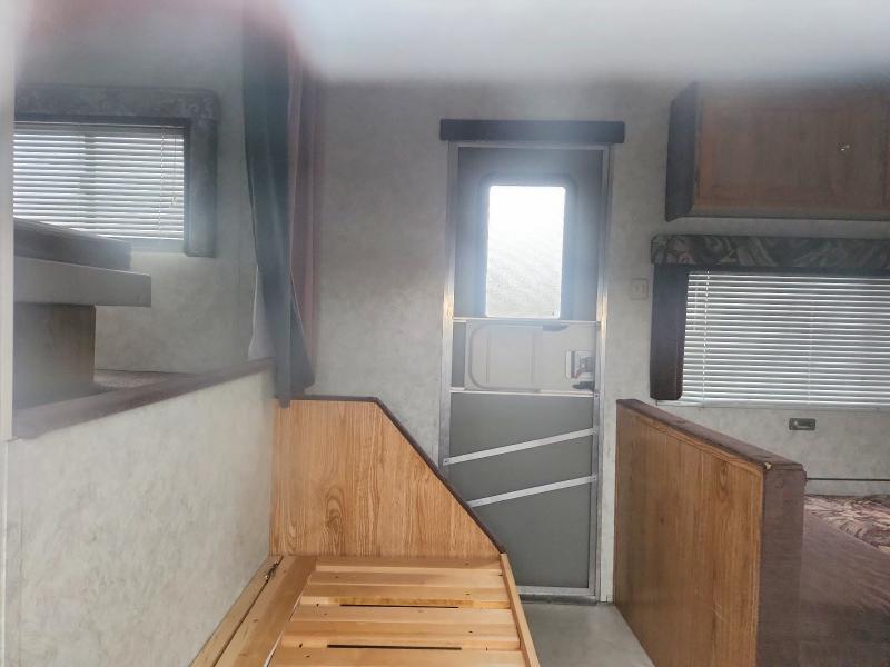 68154336 :رقم المزاد ، 4XTFN25241C230026 vin ، 2001 Wanderer By Thor Ind M-230 Fb مزاد بيع
