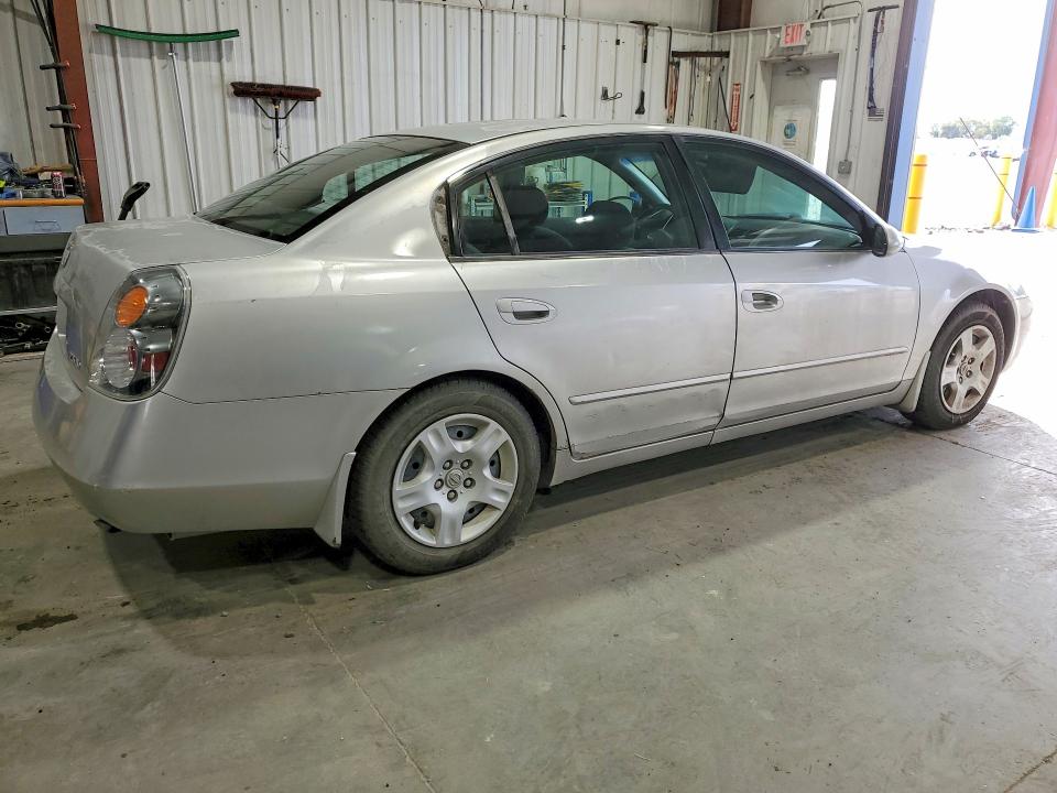 2002 Nissan Altima მანქანა იყიდება აუქციონზე, vin: 1N4AL11D62C235464, აუქციონის ნომერი: 71052086