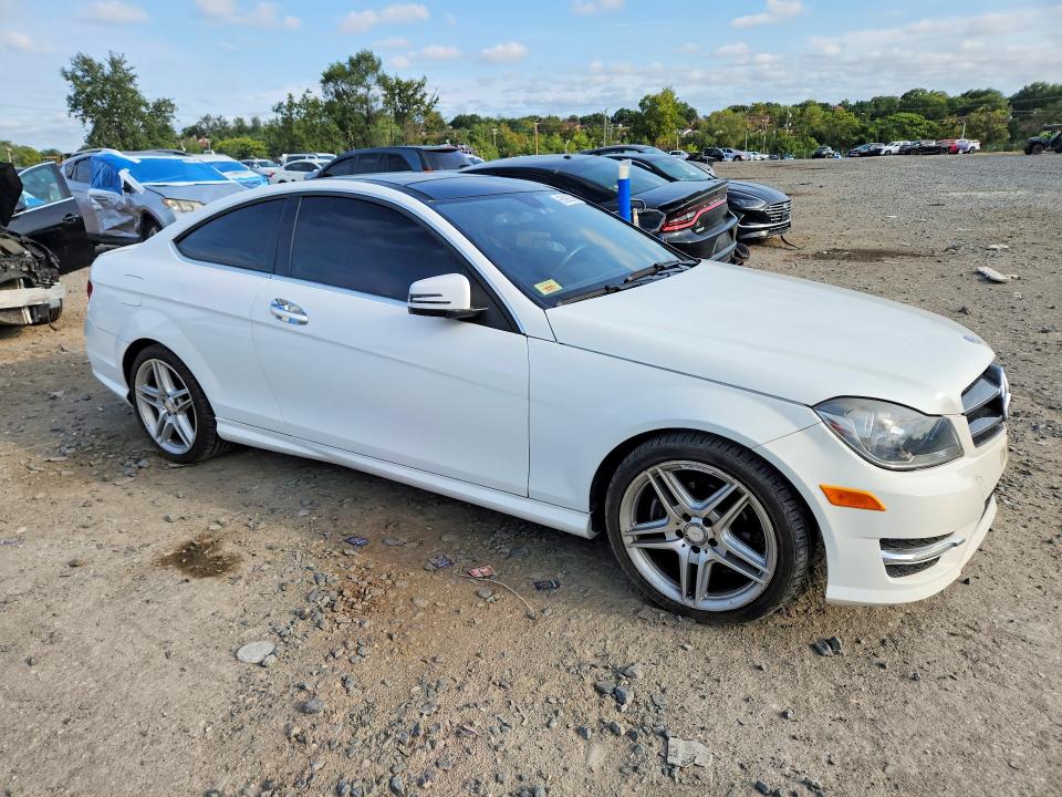 Продажа на аукционе авто 2014 Mercedes-benz C, vin: WDDGJ4HB5EG306947, номер лота: 65966576