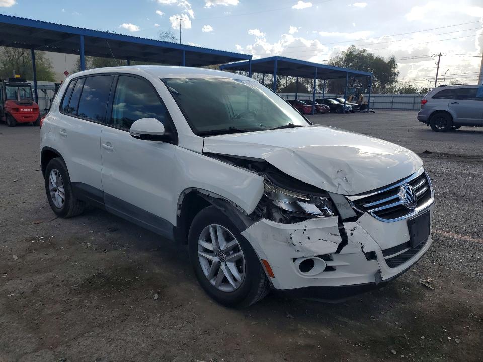 2011 Volkswagen Tiguan მანქანა იყიდება აუქციონზე, vin: WVGAV7AX6BW553810, აუქციონის ნომერი: 69169026