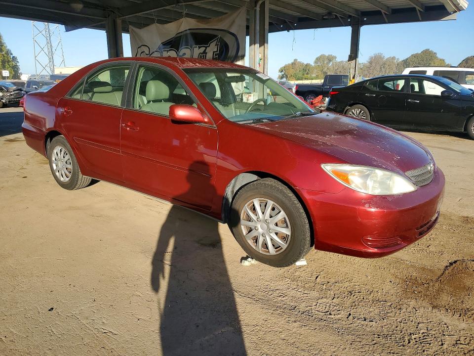 70958406 :رقم المزاد ، JTDBE32K020092420 vin ، 2002 Toyota Camry مزاد بيع