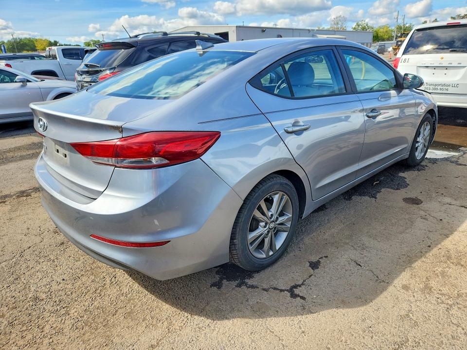 69046496 :رقم المزاد ، 5NPD84LF0HH130554 vin ، 2017 Hyundai Elantra مزاد بيع