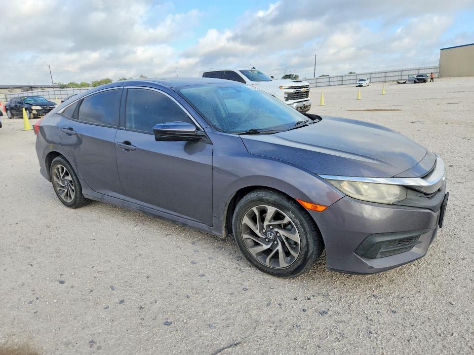 68954616 :رقم المزاد ، 19XFC2F76HE051779 vin ، 2017 Honda Civic مزاد بيع