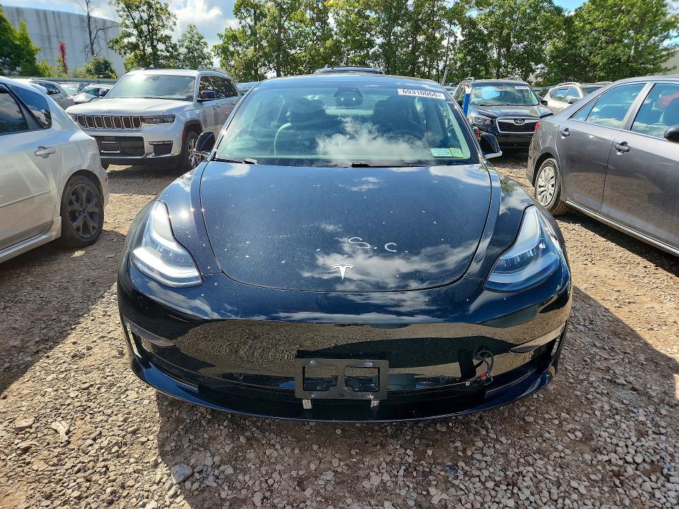69310066 :رقم المزاد ، 5YJ3E1EB4KF451449 vin ، 2019 Tesla Model 3 مزاد بيع