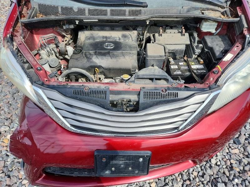 68295796 :رقم المزاد ، 5TDYK3DCXBS090938 vin ، 2011 Toyota Sienna مزاد بيع