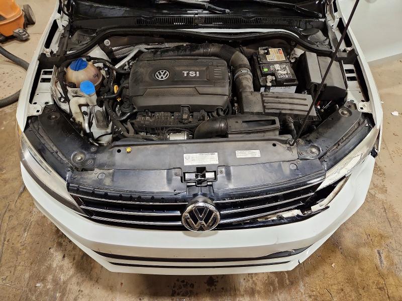 69108646 :رقم المزاد ، 3VWD17AJ4FM259480 vin ، 2015 Volkswagen Jetta مزاد بيع