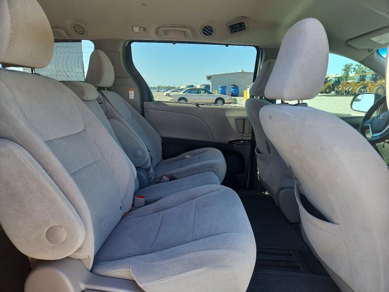 69599786 :رقم المزاد ، 5TDKK3DC1FS682479 vin ، 2015 Toyota Sienna مزاد بيع