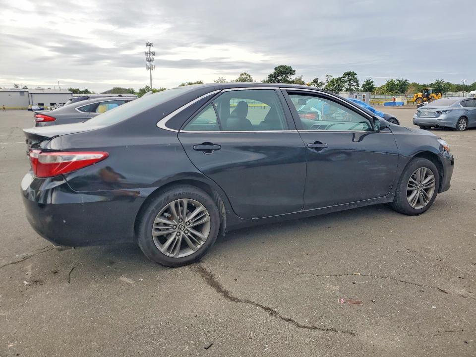 68546956 :رقم المزاد ، 4T1BF1FK9FU907008 vin ، 2015 Toyota Camry مزاد بيع