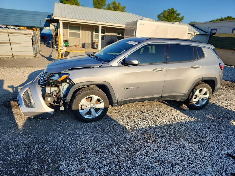 71069756 :رقم المزاد ، 3C4NJCBB0JT407808 vin ، 2018 Jeep Compass مزاد بيع