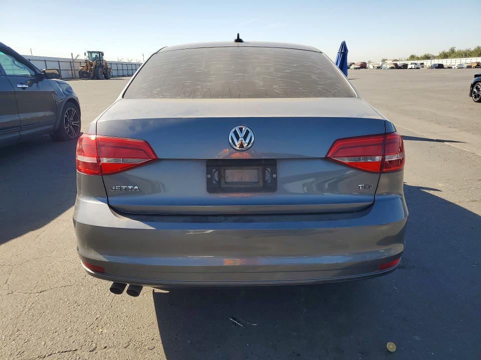 68334856 :رقم المزاد ، 3VWLA7AJ3FM418596 vin ، 2015 Volkswagen Jetta مزاد بيع